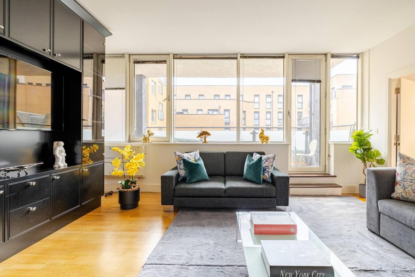 Large Modern Penthouse - 4 Beds 3 Baths By Tower Bridge * Londra