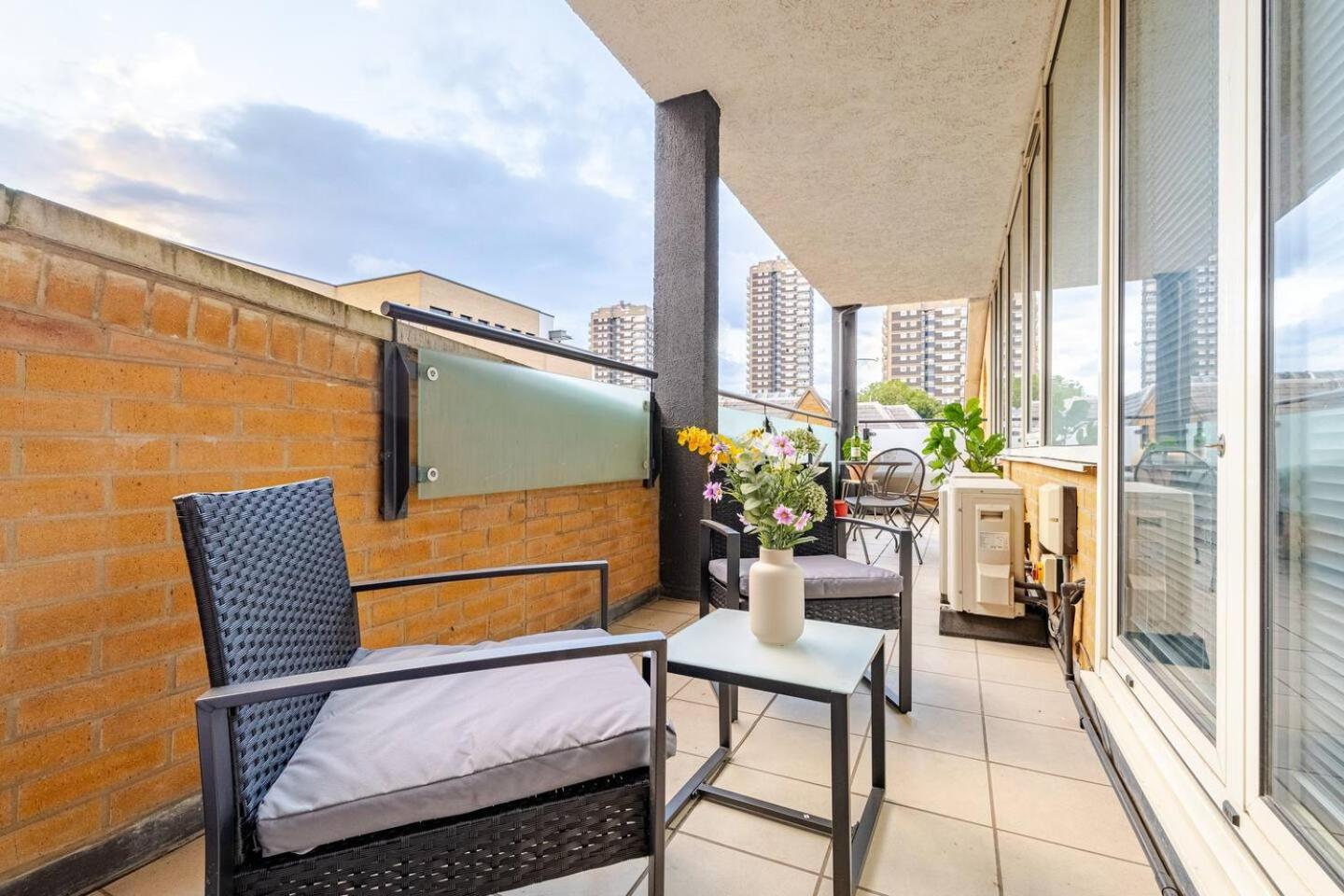 Large Modern Penthouse - 4 Beds 3 Baths By Tower Bridge